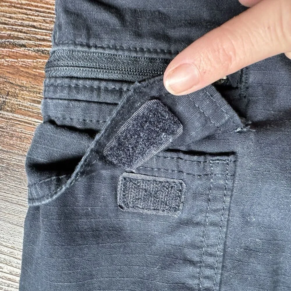 Eddie Bauer Navy Blue 100% Cotton Cargo Shorts Men's size 30, 7 Pockets, Utility